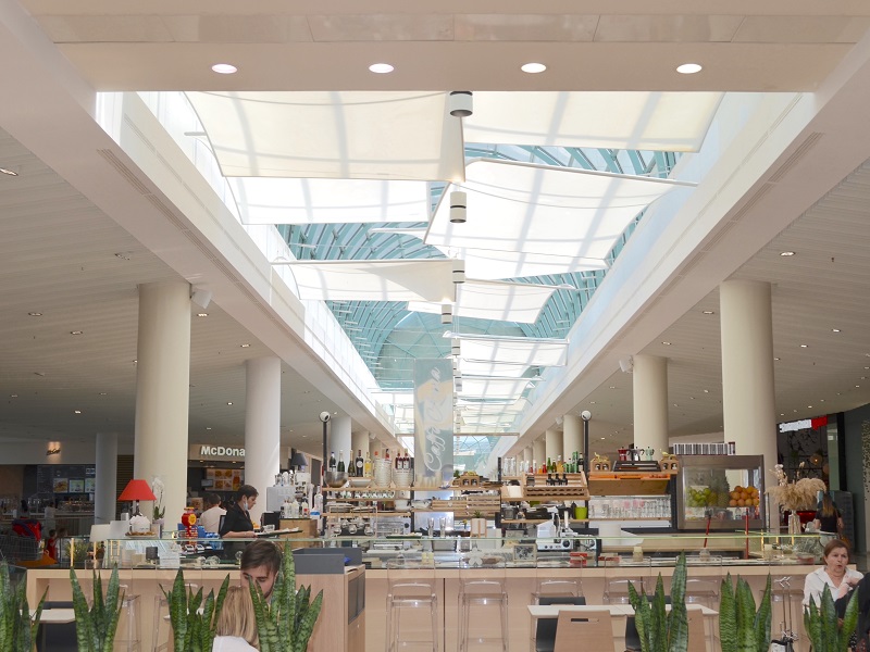 La food court di Oriocenter